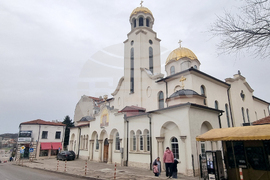 Шумен - църква „Свети Три Светители“ - неделна служба