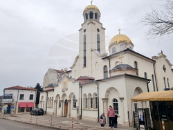 Шумен - църква „Свети Три Светители“ - неделна служба