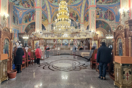 Шумен - църква „Свети Три Светители“ - неделна служба