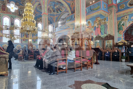 Шумен - църква „Свети Три Светители“ - неделна служба