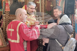 Шумен - църква „Свети Три Светители“ - неделна служба