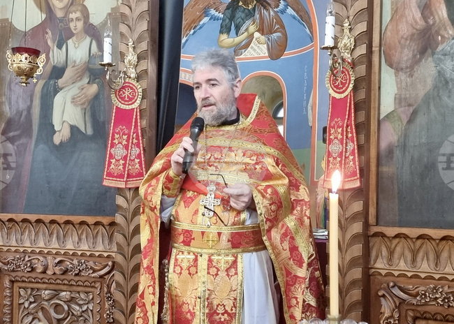 Шумен - църква „Свети Три Светители“ - неделна служба