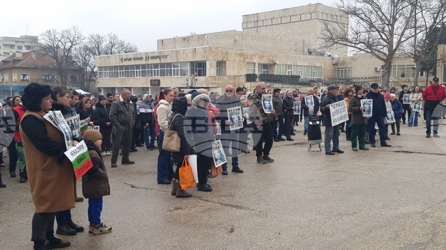 Протестът в Червен бряг срещу войната по пътищата приключи