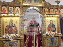 Сливен - църквата „Св. Троица“ - литургия