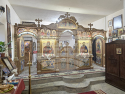 Сливен - църквата „Св. Троица“ - литургия