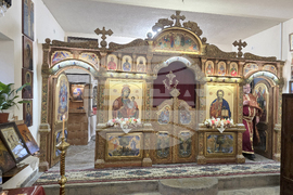 Сливен - църквата „Св. Троица“ - литургия