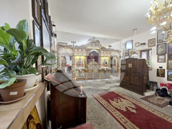 Сливен - църквата „Св. Троица“ - литургия