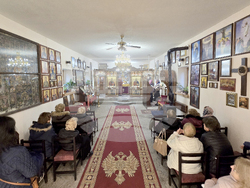 Сливен - църквата „Св. Троица“ - литургия