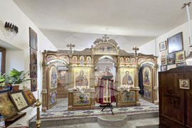 Сливен - църквата „Св. Троица“ - литургия