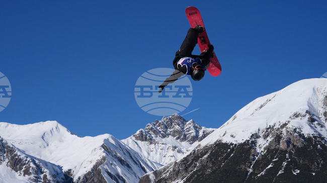 Отложиха финала в слоупстайла при жените от олимпийската надпревара в сноуборда