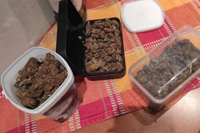 МВР: Близо килограм наркотични вещества е иззет при спецоперация на криминалисти на СДВР ​ 