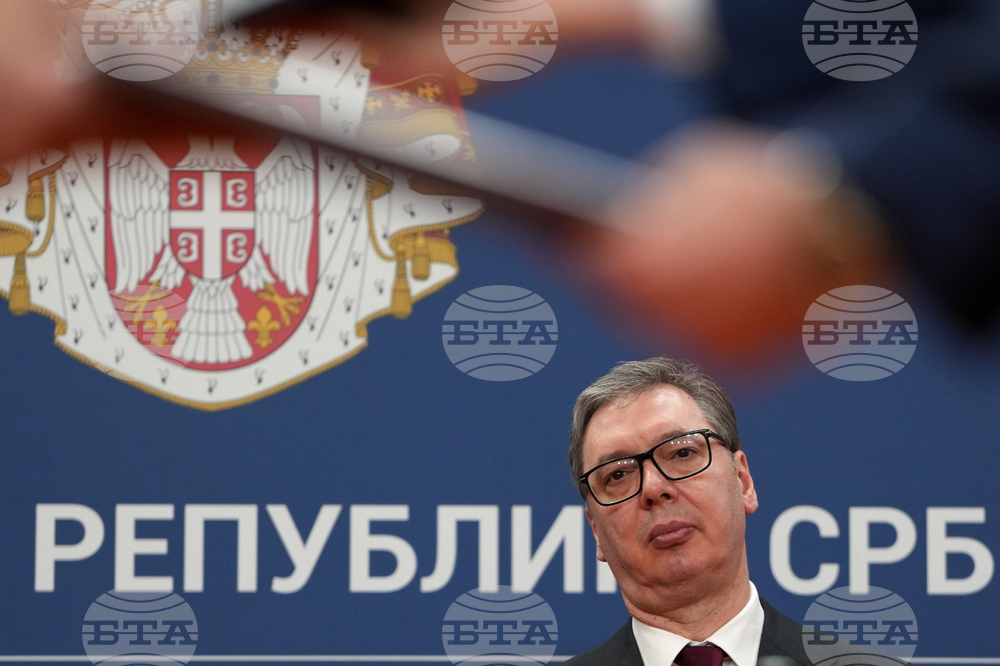 Сръбският президент Александър Вучич бе награден с орден "Златен орел" по време на официално посещение в Казахстан