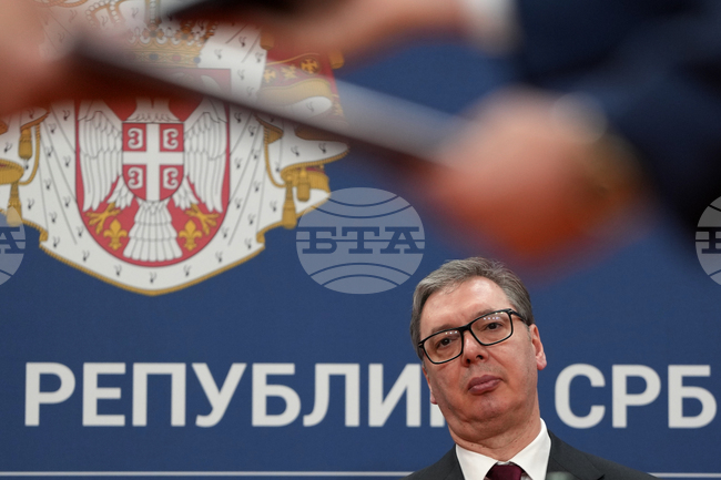 Сръбският президент Александър Вучич бе награден с орден "Златен орел" по време на официално посещение в Казахстан