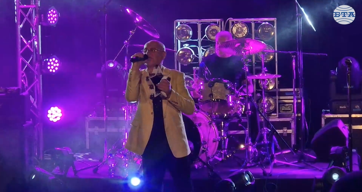 Йордан Караджов от „Сигнал“ към публиката на 14 февруари: Добре дошли на концерта на любовта и виното