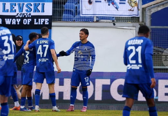 Евертон Бала и Акрам Бурас вкараха за Левски при успеха над Ботев (Пловдив)