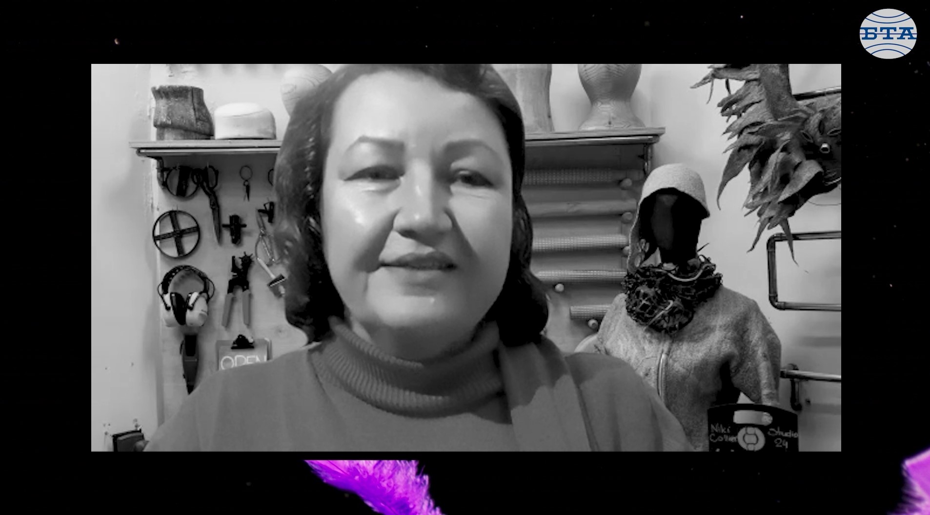 Исках да направя криле, защото птиците не знаят за ограниченията, казва за БТА визуалната артистка Ники Колиер