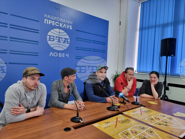 Националния пресклуб на БТА Ловеч - театър - пресконференция