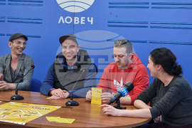 Националния пресклуб на БТА Ловеч - театър - пресконференция