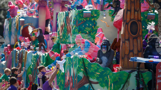 Ню Орлиънс празнува Марди Гра, който слага край на карнавалния сезон
