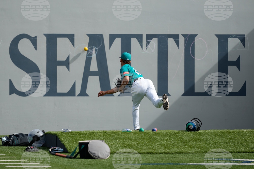 CORRECTION Mariners Spring Baseball