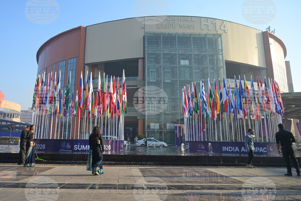 ПТИ: Индийският премиер Нарендра Моди откри изложението "Индия Ей Ай импакт експо" 