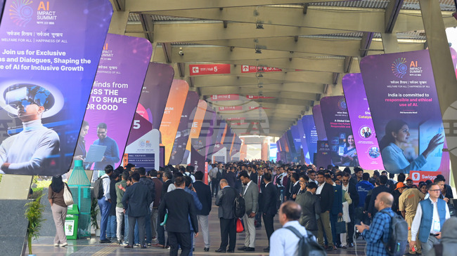 „Гугъл“ обяви изграждането на подводни кабели в Индия в рамките на провеждащия се в Делхи форум, посветен на изкуствения интелект