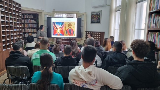 Над 400 ученици се включиха в Седмицата на любовта в сливенската регионална библиотека