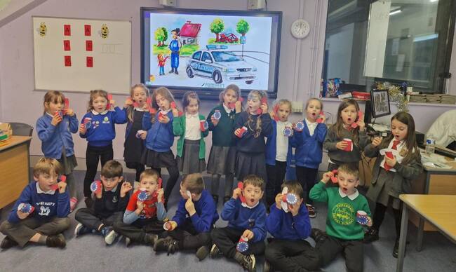 Учениците от подготвителната група на училище „Българче“ в Лондон учиха за службите, които се грижат за подкрепата и безопасността на хората