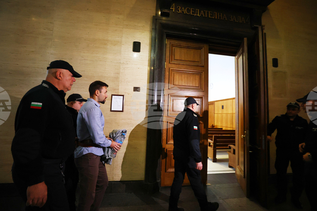 Съдът оправда напълно Пламен Владимиров и измени присъдата на сина му Орлин Владимиров на 20 г. затвор за убийството на Евгения през 2021 г.