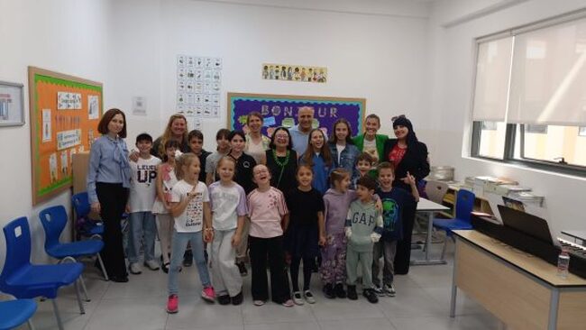 Снежина Мечева, почетен член на Асоциацията на българските училища в чужбина: Срещнах един светлик в Дубай, наречен Училище „Българче”