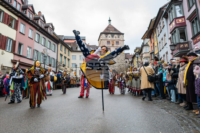  Десетки участници в карнавално празненство в германския град Шпай бяха обгазени с лютив спрей
