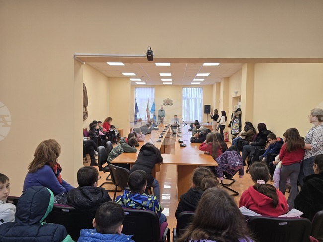 Деца от Разлог беседваха с авторите на книгата „Левски и корените на свободата“ 