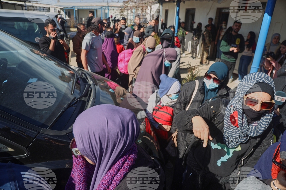 Тридесет и четирима австралийци са освободени от лагер за задържане на семействата на бойци от "Ислямска държава" в Сирия