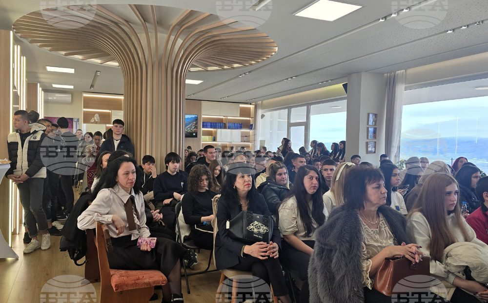 Петрич - Професионална гимназия по икономика и туризъм  "Проф. д-р Асен Златаров" - патронен празник