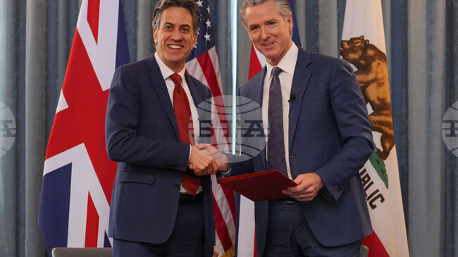 Британският министър на енергетиката и губернаторът на Калифорния подписаха в Лондон меморандум за сътрудничество в областта на чистата енергия и климата