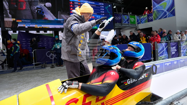 Всички медали при двойките бобслей (мъже) са за Германия