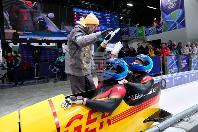 Всички медали при двойките бобслей (мъже) са за Германия