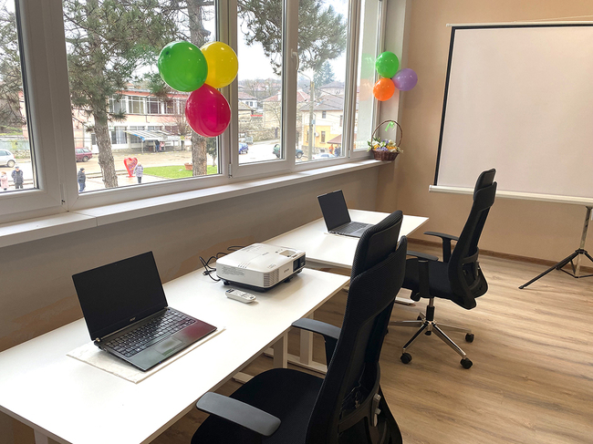 Дигитален клуб с две работни станции функционира в читалището в луковитското село Карлуково