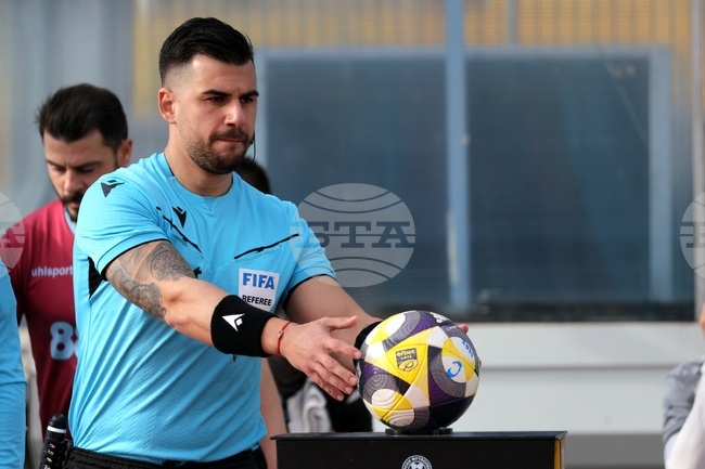 Мартин Великов ще бъде главен съдия на столичното дерби Левски - Локомотив София