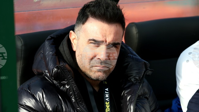 "Недопустимо е при статично положение футболист на противника да е сам на задна греда", ядосва се треньорът на Монтана Акис Вавалис