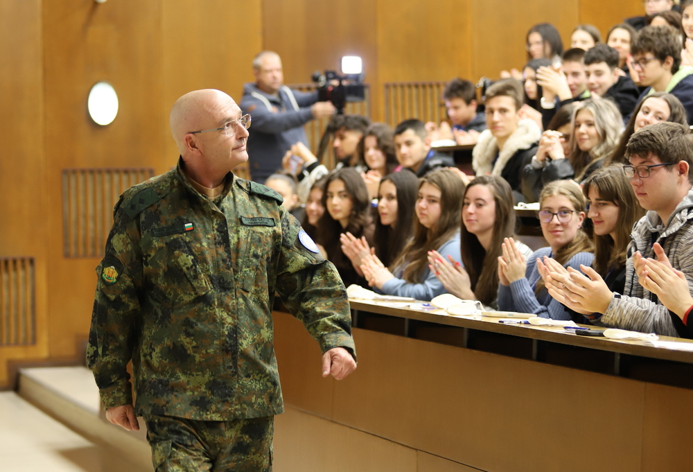 ВМА: 30 учат безплатно за военни медици