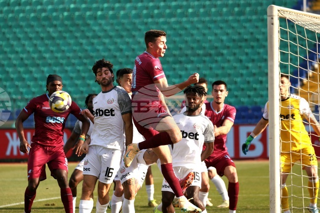 Септември (София) надделя над Монтана и се измъкна от последното място в efbet Лига