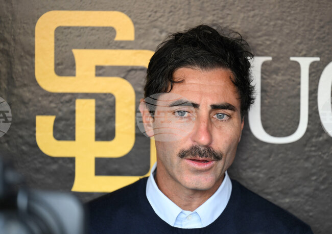 Padres-Preller Contract Baseball