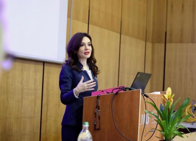 АТА: Албанският външен министър посети катедрата по албанология в Мюнхен, подчертавайки ролята ѝ за албанската идентичност в цяла Европа