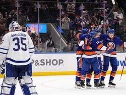 Maple Leafs Islanders Hockey