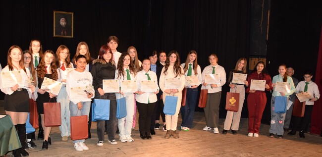 Заместник областният управител на Видин награди участниците в конкурс за есе и рисунка, посветен на 210-годишнина от рождението на Екзарх Антим I