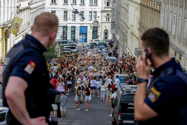 Austria Taylor Swift Plot