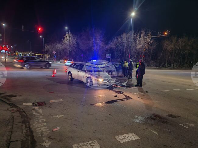 Заради катастрофа е затрудно движението на кръстовище в Пазарджик, съобщиха от полицията