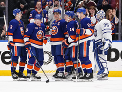 Maple Leafs Islanders Hockey