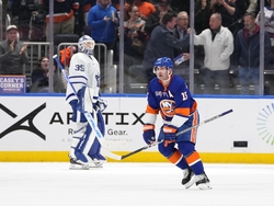 Maple Leafs Islanders Hockey